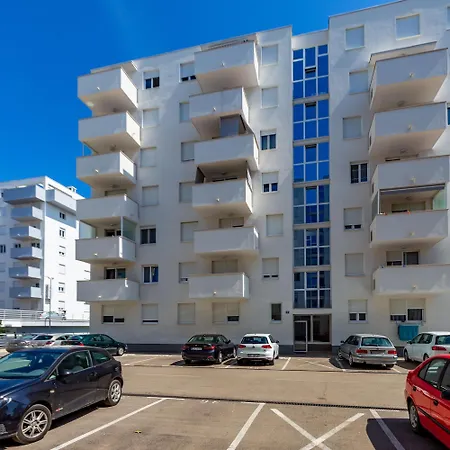 Fanny One Bedroom Apartment