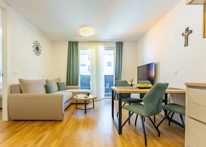 Fanny One Bedroom Apartment *