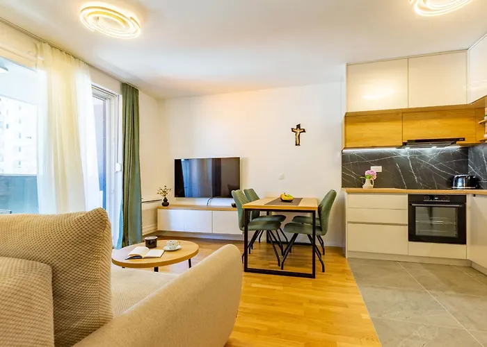 Fanny One Bedroom Apartment *